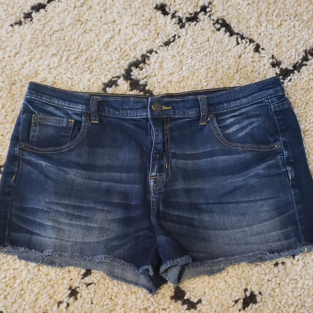Mossimo Boyfriend Shorts